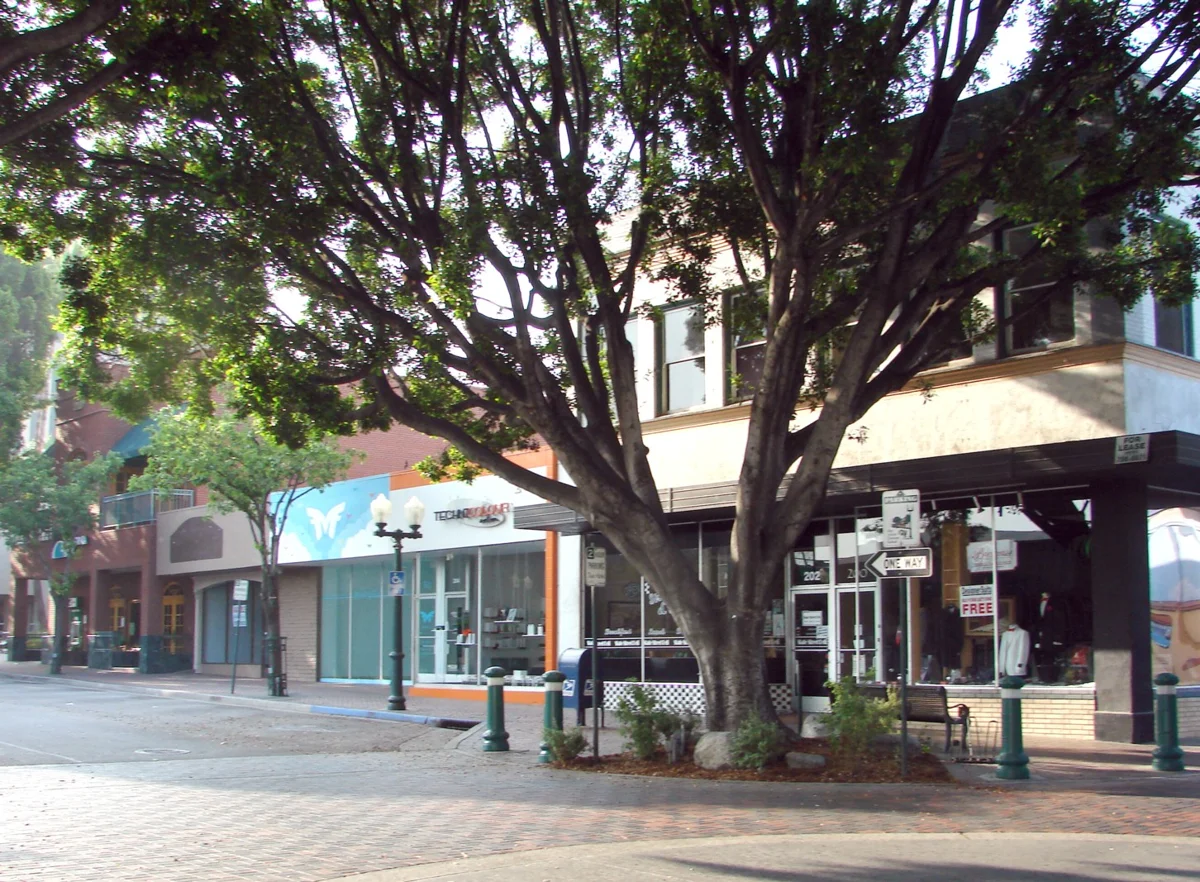 Shops along State Street in downtown Redlands