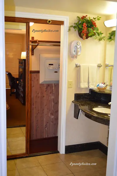 Hotel-supplied photograph of the Deluxe Queen ADA room
